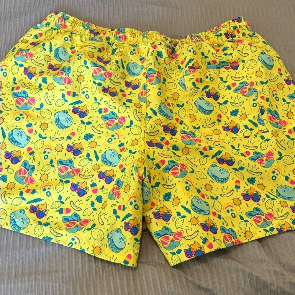 TOY STORY men’s graphic swim trunks size XXL yellow colorful vacation novelty